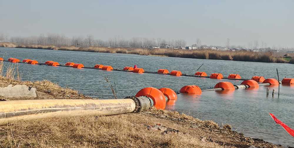 SELF - FLOATING HOSE VS HDPE DREDGING PIPE WITH FLOATER