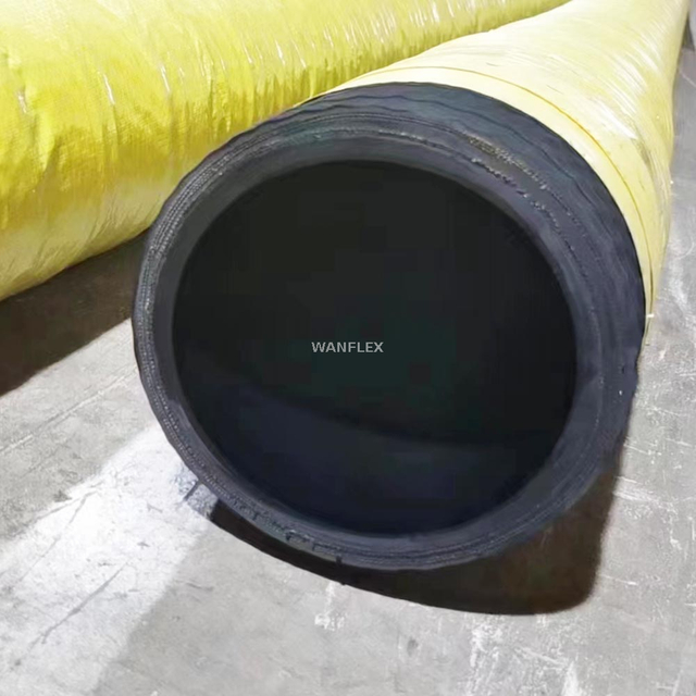 Bulk material suction hose 150 psi